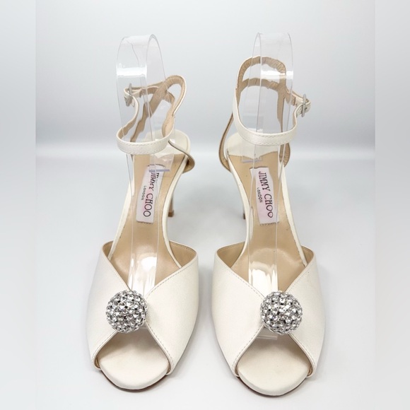 Jimmy Choo Sacora 85
Ivory Satin Sandals with Crystal-Embellished Sphere - Picture 5 of 12